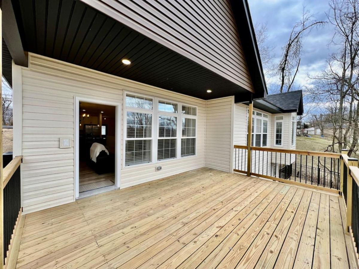 Beautiful New Ranch Home With A Large Deck And Games Maud Exterior photo