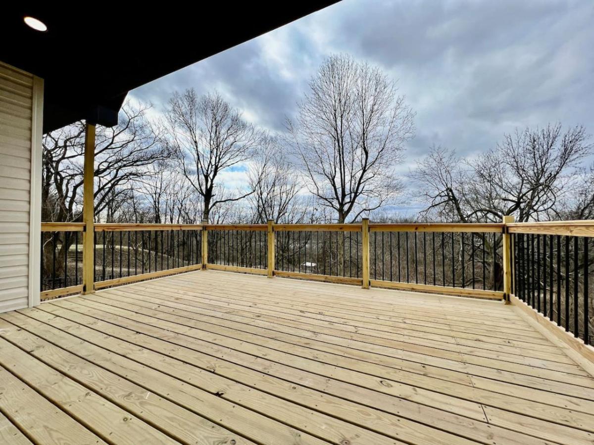 Beautiful New Ranch Home With A Large Deck And Games Maud Exterior photo